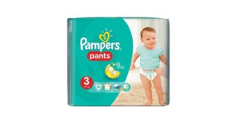 pampers przesikany przez dziewczynę